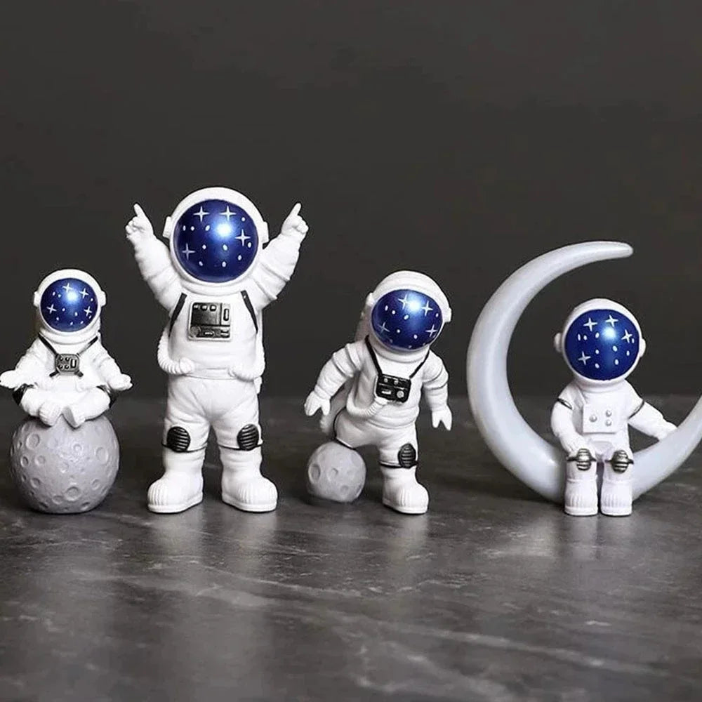 4 Pieces Astronaut Statue