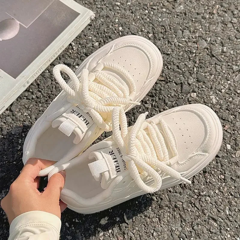 Lightweight and Versatile Women's Sneakers